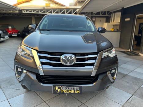 TOYOTA Hilux SW4 , Foto 3