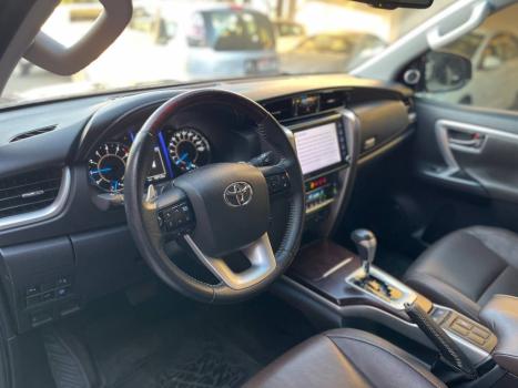 TOYOTA Hilux SW4 , Foto 8