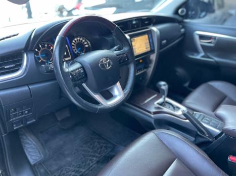 TOYOTA Hilux SW4 , Foto 8