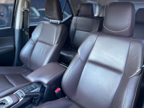 TOYOTA Hilux SW4 , Foto 18