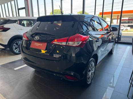 TOYOTA Yaris Hatch 1.5 16V 4P FLEX XL MULTIDRIVE AUTOMTICO CVT, Foto 4