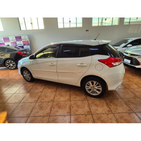 TOYOTA Yaris Hatch 1.3 16V 4P FLEX XL PLUS TECH MULTIDRIVE AUTOMTICO CVT, Foto 2