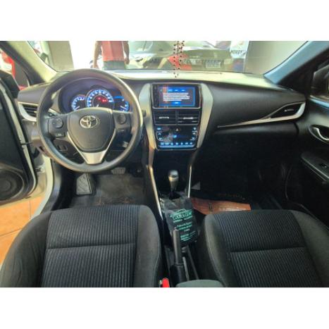 TOYOTA Yaris Hatch 1.3 16V 4P FLEX XL PLUS TECH MULTIDRIVE AUTOMTICO CVT, Foto 5