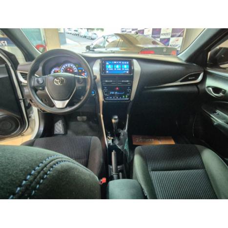 TOYOTA Yaris Hatch 1.3 16V 4P FLEX XL PLUS TECH MULTIDRIVE AUTOMTICO CVT, Foto 3