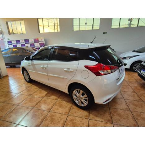 TOYOTA Yaris Hatch 1.3 16V 4P FLEX XL PLUS TECH MULTIDRIVE AUTOMTICO CVT, Foto 8