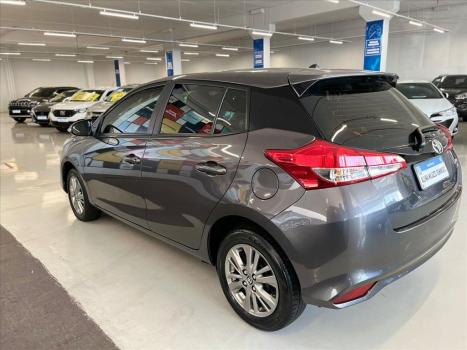 TOYOTA Yaris Hatch 1.5 16V 4P FLEX XL PLUS CONNECT MULTIDRIVE AUTOMTICO CVT, Foto 4