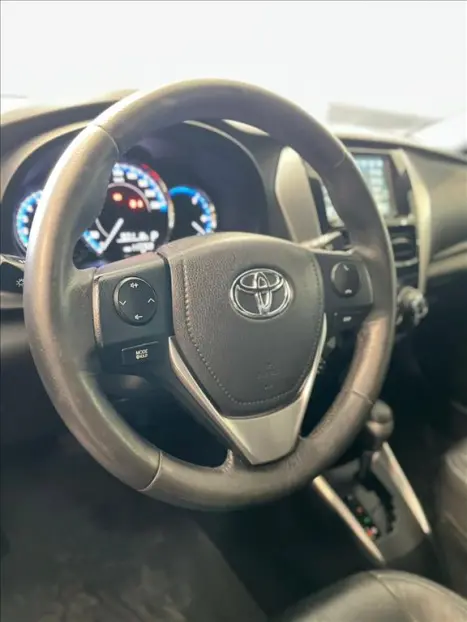 TOYOTA Yaris Hatch 1.3 16V 4P FLEX XL MULTIDRIVE AUTOMTICO CVT, Foto 9