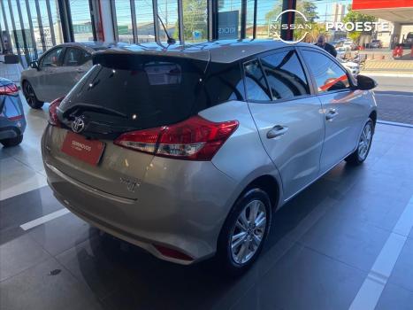 TOYOTA Yaris Hatch 1.3 16V 4P FLEX XL MULTIDRIVE AUTOMTICO CVT, Foto 6