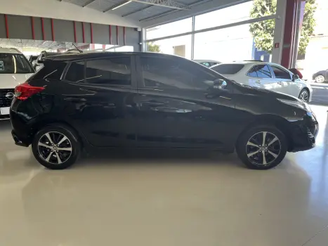 TOYOTA Yaris Hatch 1.5 16V 4P FLEX XS MULTIDRIVE AUTOMTICO CVT, Foto 3