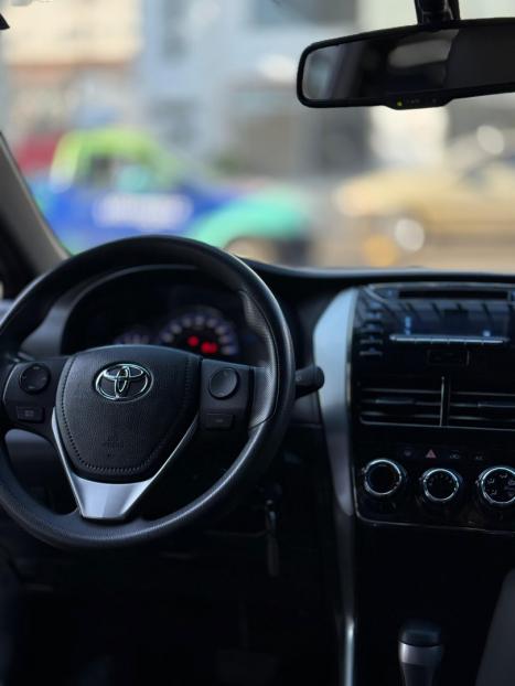 TOYOTA Yaris Hatch 1.3 16V 4P FLEX XL, Foto 2