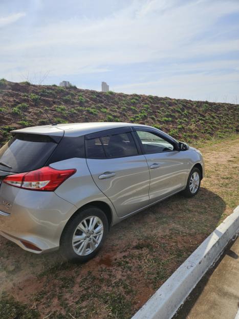 TOYOTA Yaris Hatch 1.3 16V 4P FLEX XL, Foto 2