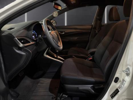 TOYOTA Yaris Hatch 1.3 16V 4P FLEX XL PLUS TECH MULTIDRIVE AUTOMTICO CVT, Foto 7