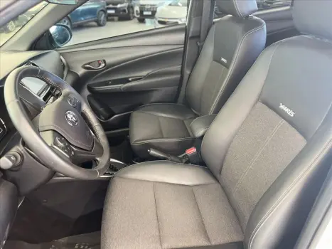 TOYOTA Yaris Hatch 1.5 16V 4P FLEX XS MULTIDRIVE AUTOMTICO CVT, Foto 8