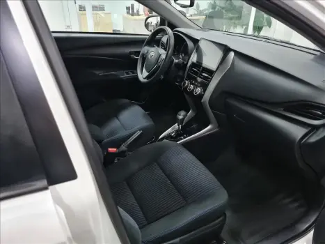 TOYOTA Yaris Sedan 1.5 16V 4P FLEX XL MULTIDRIVE AUTOMTICO CVT, Foto 11