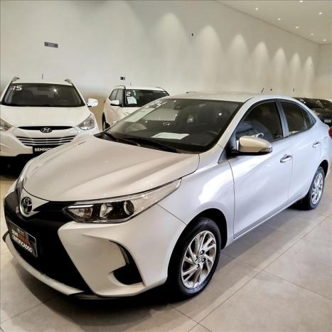 TOYOTA Yaris Sedan 1.5 16V 4P FLEX XS MULTIDRIVE AUTOMTICO CVT, Foto 3