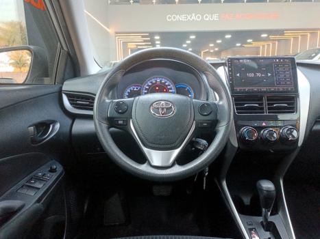 TOYOTA Yaris Sedan 1.5 16V 4P FLEX XL LIVE MULTIDRIVE AUTOMTICO CVT, Foto 10