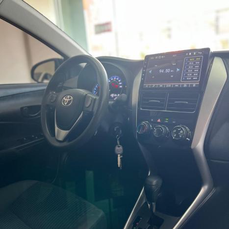 TOYOTA Yaris Sedan 1.3 16V 4P FLEX XL LIVE, Foto 2