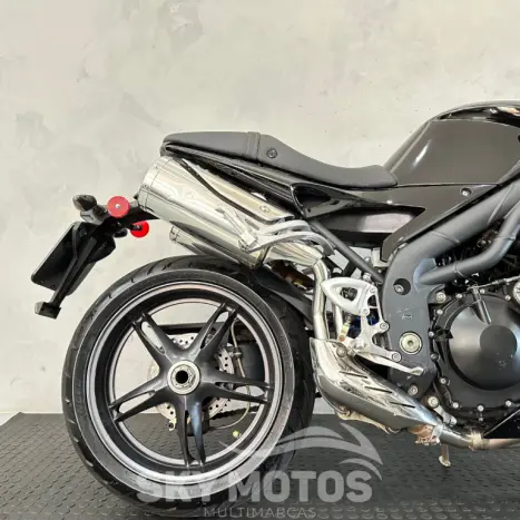 TRIUMPH Speed Triple 1050 , Foto 2