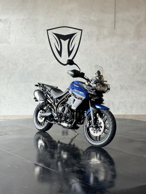 TRIUMPH Tiger 800 XRX, Foto 1