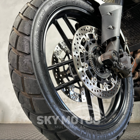 TRIUMPH Tiger 800 XR, Foto 17