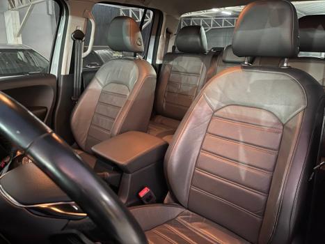 VOLKSWAGEN Amarok 3.0 V6 CABINE DUPLA HIGHLINE 4X4 TURBO INTERCOOLER AUTOMTICO, Foto 12