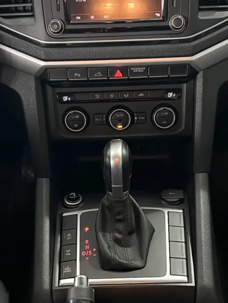 VOLKSWAGEN Amarok 3.0 V6 CABINE DUPLA HIGHLINE 4X4 TURBO INTERCOOLER AUTOMTICO, Foto 2