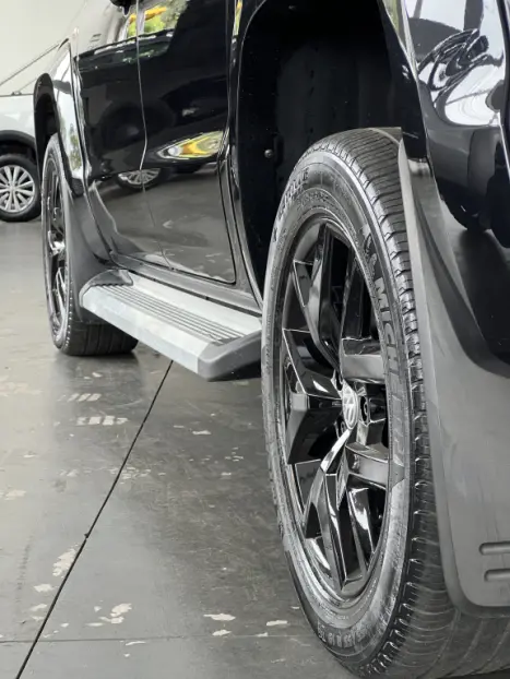 VOLKSWAGEN Amarok 3.0 V6 CABINE DUPLA HIGHLINE 4X4 TURBO INTERCOOLER AUTOMTICO, Foto 15