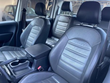 VOLKSWAGEN Amarok 3.0 V6 CABINE DUPLA HIGHLINE 4X4 TURBO INTERCOOLER AUTOMTICO, Foto 6