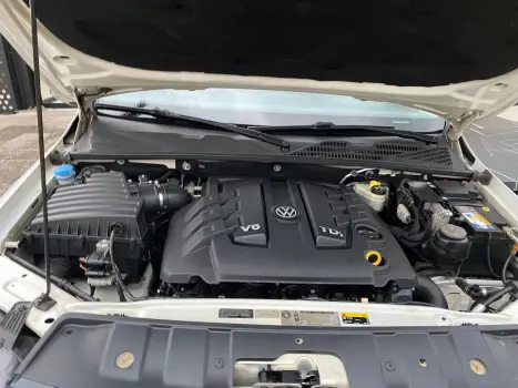 VOLKSWAGEN Amarok 3.0 V6 CABINE DUPLA HIGHLINE 4X4 TURBO INTERCOOLER AUTOMTICO, Foto 12