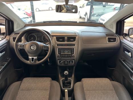 VOLKSWAGEN Fox 1.6 4P, Foto 8