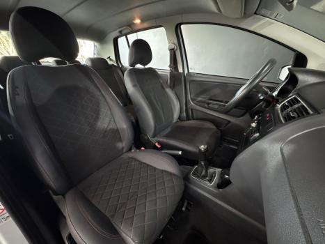 VOLKSWAGEN Fox 1.6 4P, Foto 14
