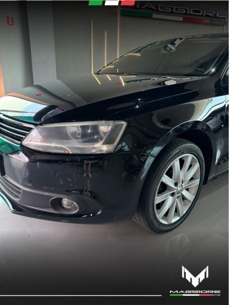 VOLKSWAGEN Jetta 2.0 4P CONFORTLINE TIPTRONIC AUTOMTICO, Foto 2