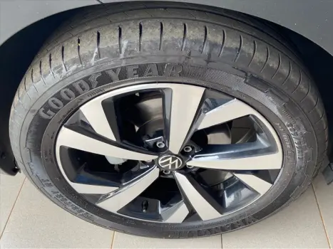VOLKSWAGEN Nivus 1.0 4P FLEX 200 TSI HIGHLINE TURBO AUTOMTICO, Foto 9