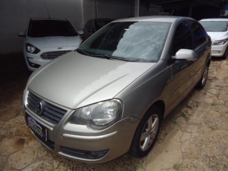 VOLKSWAGEN Polo Sedan 1.6 4P COMFORTLINE, Foto 1