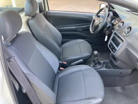 VOLKSWAGEN Saveiro 1.6 G7 CABINE SIMPLES ROBUST FLEX, Foto 10