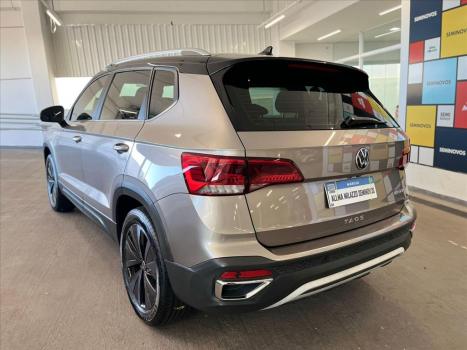 VOLKSWAGEN Taos 1.4 16V 4P FLEX 250 TSI HIGHLINE AUTOMTICO, Foto 4