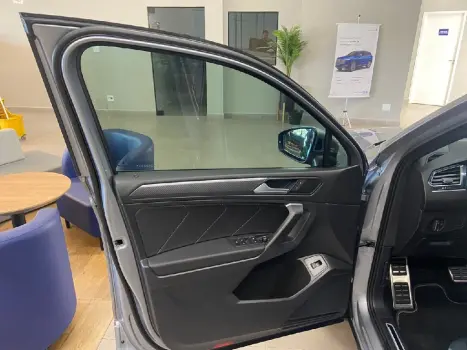 VOLKSWAGEN Tiguan 2.0 16V 4P TSI R-LINE TURBO AUTOMTICO TIPTRONIC, Foto 12