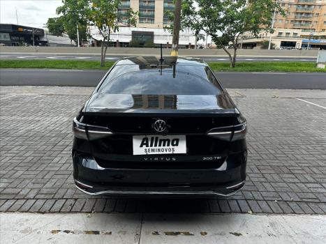 VOLKSWAGEN Virtus 1.0 4P 200 TSI FLEX COMFORTLINE AUTOMTICO, Foto 4