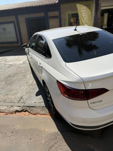 VOLKSWAGEN Virtus 1.0 4P 200 TSI FLEX COMFORTLINE AUTOMTICO, Foto 13