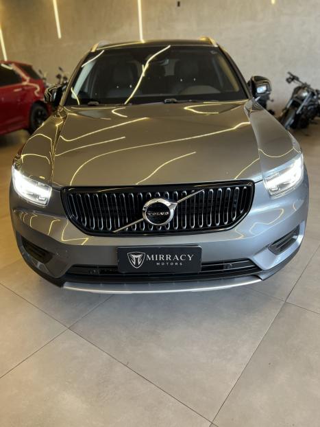 VOLVO XC40 2.0 16V 4P T5 TURBO MOMENTUM AWD GEARTRONIC AUTOMTICO, Foto 2