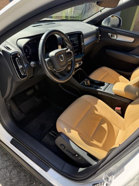 VOLVO XC40 2.0 16V 4P T5 TURBO MOMENTUM AWD GEARTRONIC AUTOMTICO, Foto 15