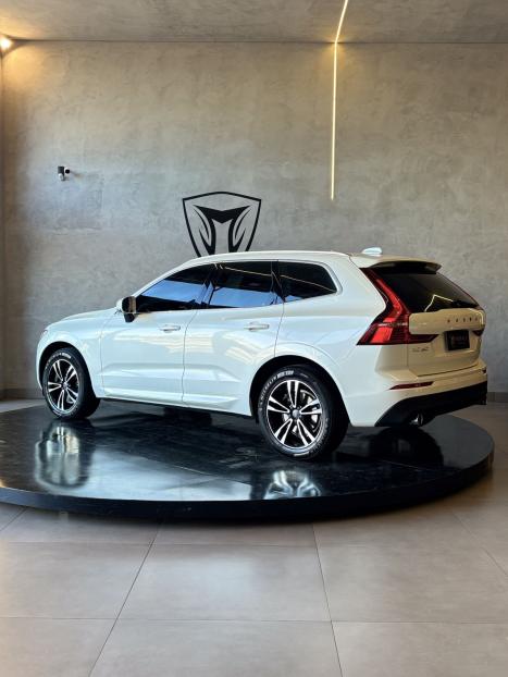 VOLVO XC60 2.0 4P D5 MOMENTUM DIESEL AWD GEARTRONIC, Foto 3