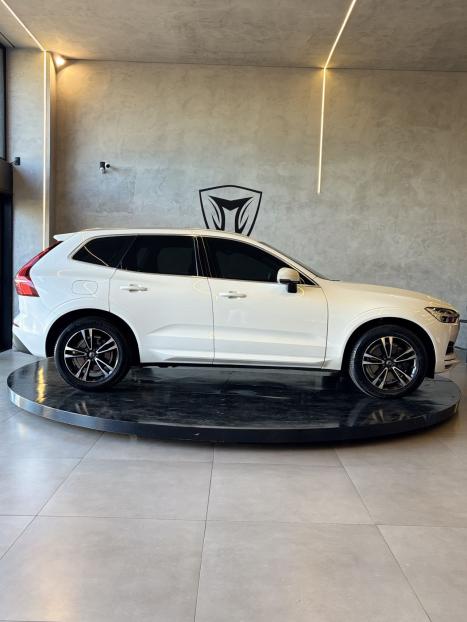 VOLVO XC60 2.0 4P D5 MOMENTUM DIESEL AWD GEARTRONIC, Foto 6