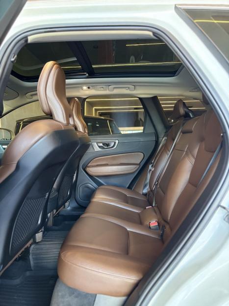 VOLVO XC60 2.0 4P D5 MOMENTUM DIESEL AWD GEARTRONIC, Foto 12