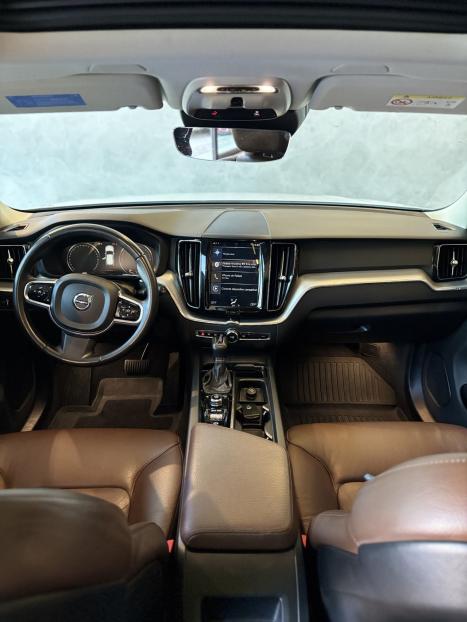 VOLVO XC60 2.0 4P D5 MOMENTUM DIESEL AWD GEARTRONIC, Foto 13