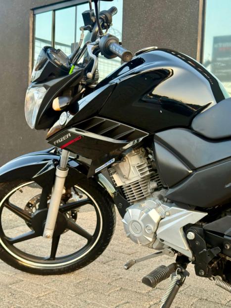 YAMAHA Fazer YS 150 ED, Foto 2