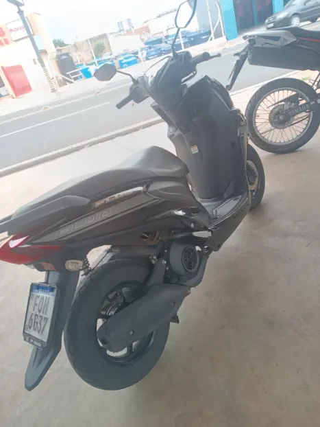 YAMAHA Fluo 125 ABS, Foto 4