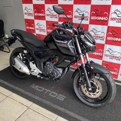 YAMAHA FZ 15 ABS, Foto 3