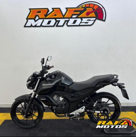 YAMAHA FZ 15 ABS, Foto 1