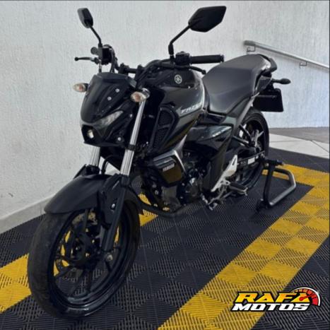 YAMAHA FZ 15 ABS, Foto 3